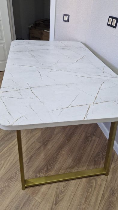 Продам новый стол