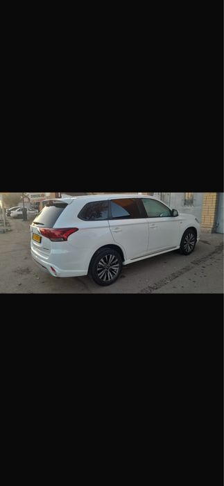 Митсубиси аутлэндер