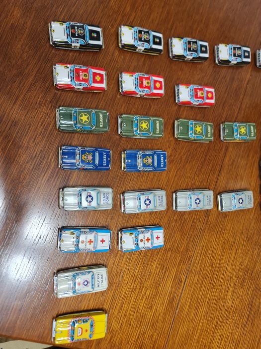Masinuța de tabla de colectie Tin Toys Vintage Japan.
