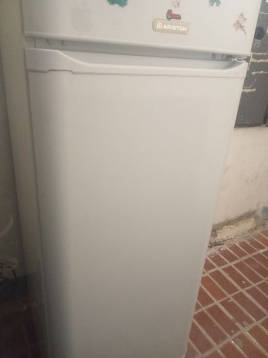 Холодильник Аристон бу