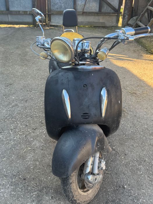 Vând scuter 49 c3