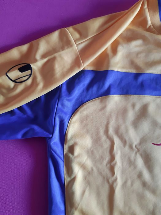 Екип жълт (фланелка и гащета) на Левски на Седрик Бардон