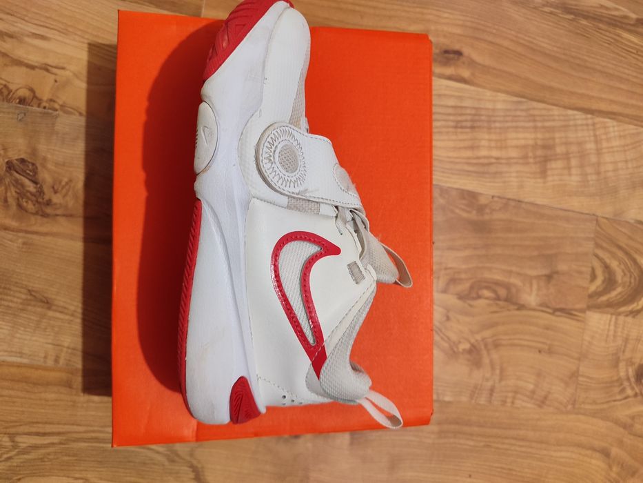 Маратонки Найк баскетболни