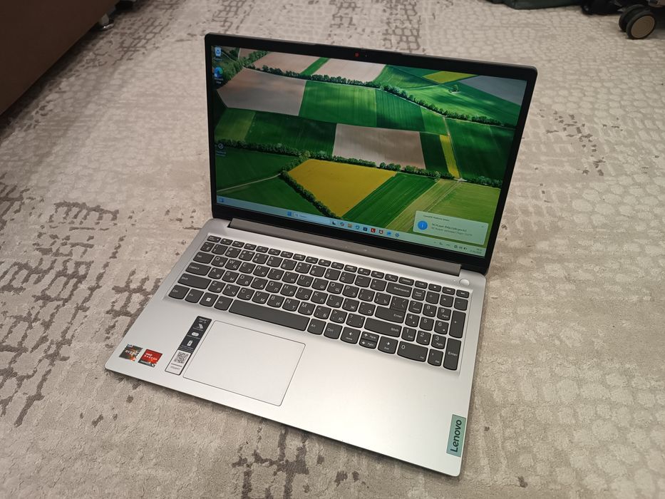 Ноутбук LENOVO Ryzen 3