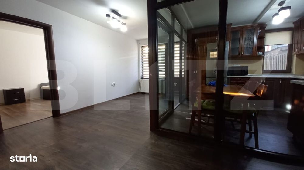 Apartament mobilat, 3 camere, 63 mp, curte 49 mp, parcare, cart Europa