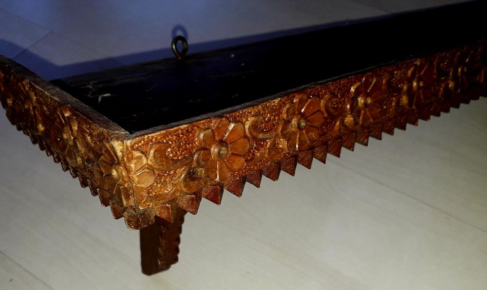 Стара ретро етажерка над 100 г.