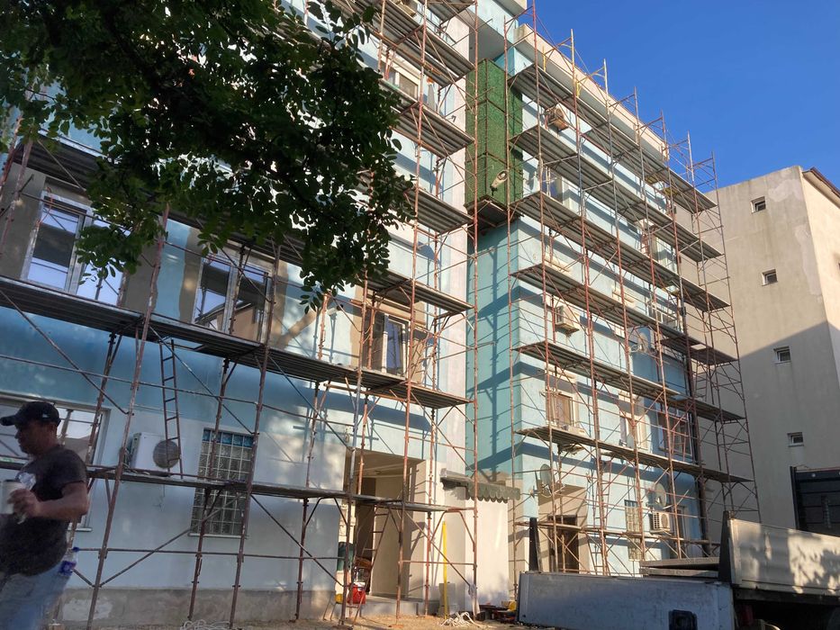 Echipă construcții și amenajări fațade