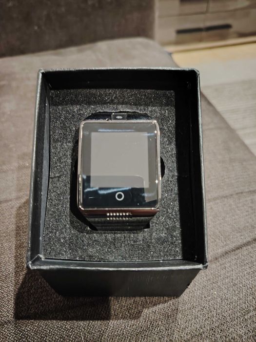 Чисто нов смарт часовник