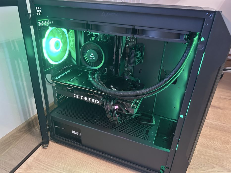 Vând PC Gaming AMD Ryzne 5 7600x +RTX 3070 +16gb DDR5