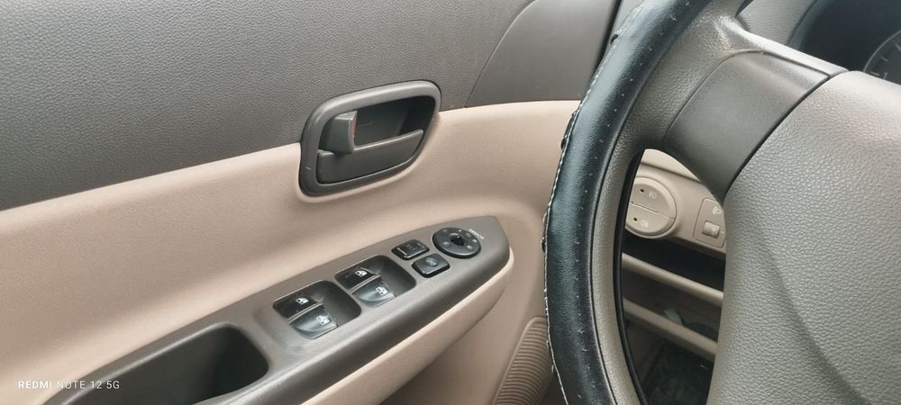 Vând Hyundai Accent  3