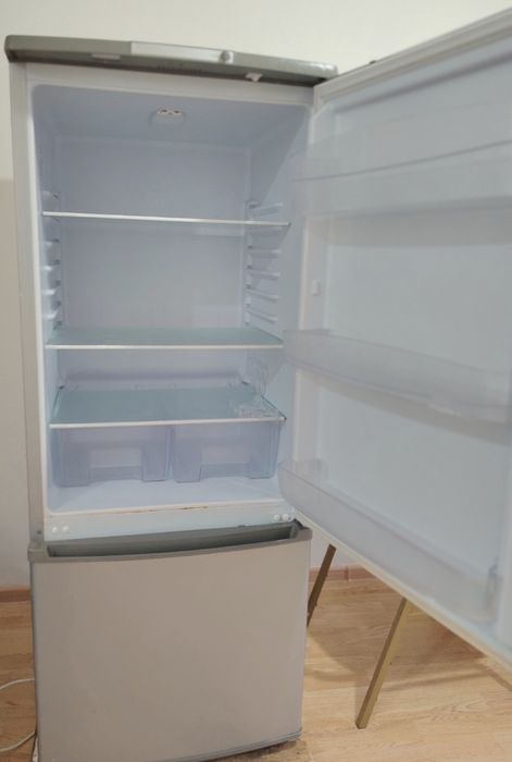 Холодильник Отлично работает