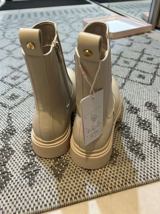 Дамски боти бежови