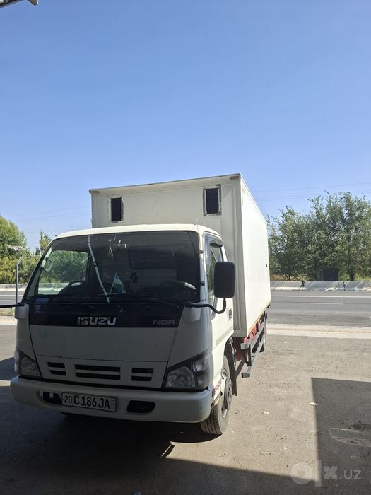 Isuzu sotiladi 2017 yil 673 ming yurgan gazi 166 kub 1000 km yuradi