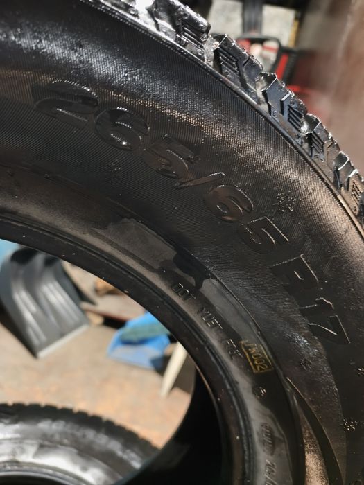 Продам  резину 265/65R17