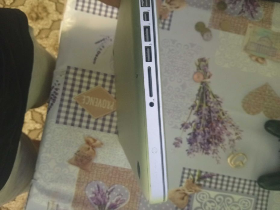 MacBook pro din 2011