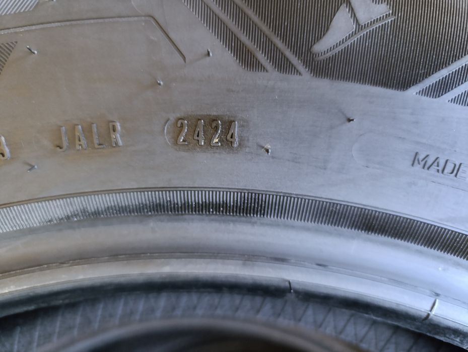 Anvelope de iarnă noi 215 65 17 Goodyear dot 2024