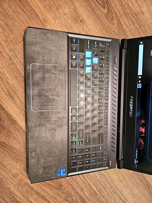 PREDATOR игровой ноутбук продам