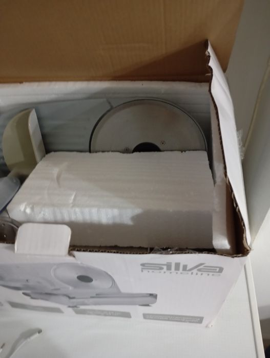 Feliator din inox in stare buna