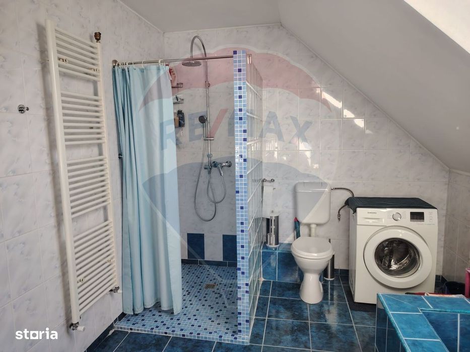 Casă / Vilă cu 8 camere de vânzare în zona Central