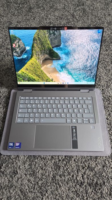 Lenovo Yoga 7 2-in-1 14ILL10 cu procesor Intel Core™ Ultra 7 258V pana la 4.8GHz, 14" 2.8K WQXGA+, OLED, Touch, 32GB LPDDR5x RAM, 1TB SSD