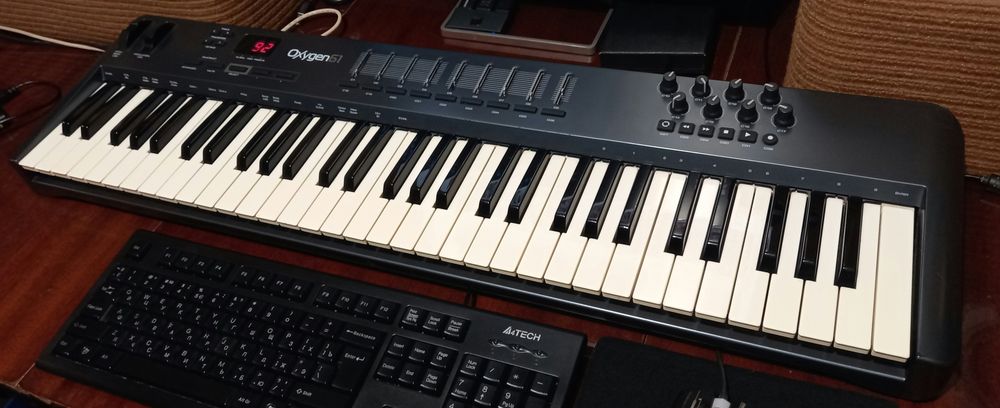 M-Audio Oxygen 61 MIDI клавиатура