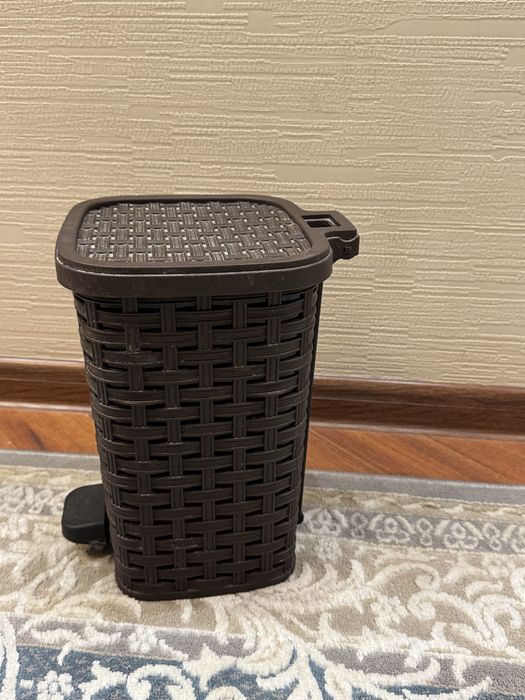 Мусорное ведро темно коричневое