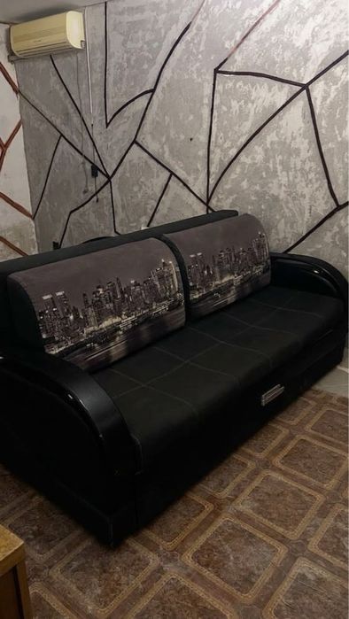 Продам Диван 2,10 м пространства для отдыха.
