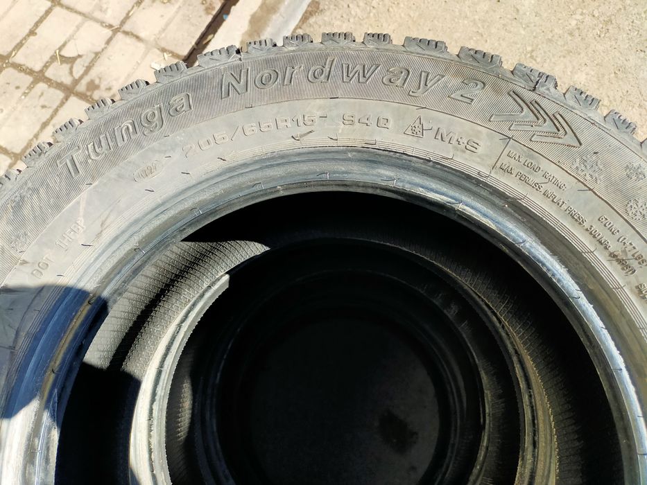 Продаю зимние шины