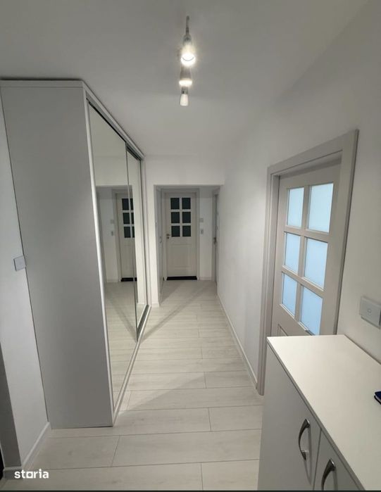 Inchiriez apartament 2 camere lux.