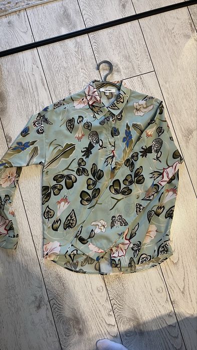 Продам женскую блузку