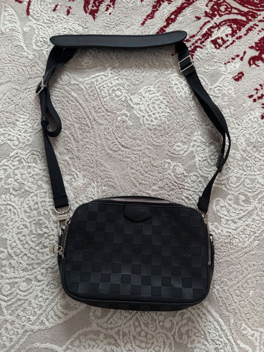 Geantă Louis Vuitton pentru bărbați