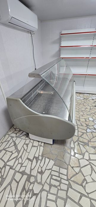 Продам витринный холодильник