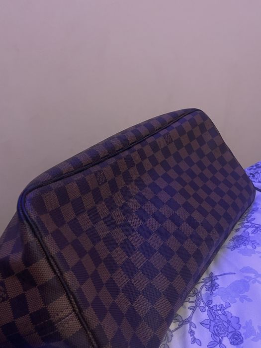 Geantă Louis Vuitton