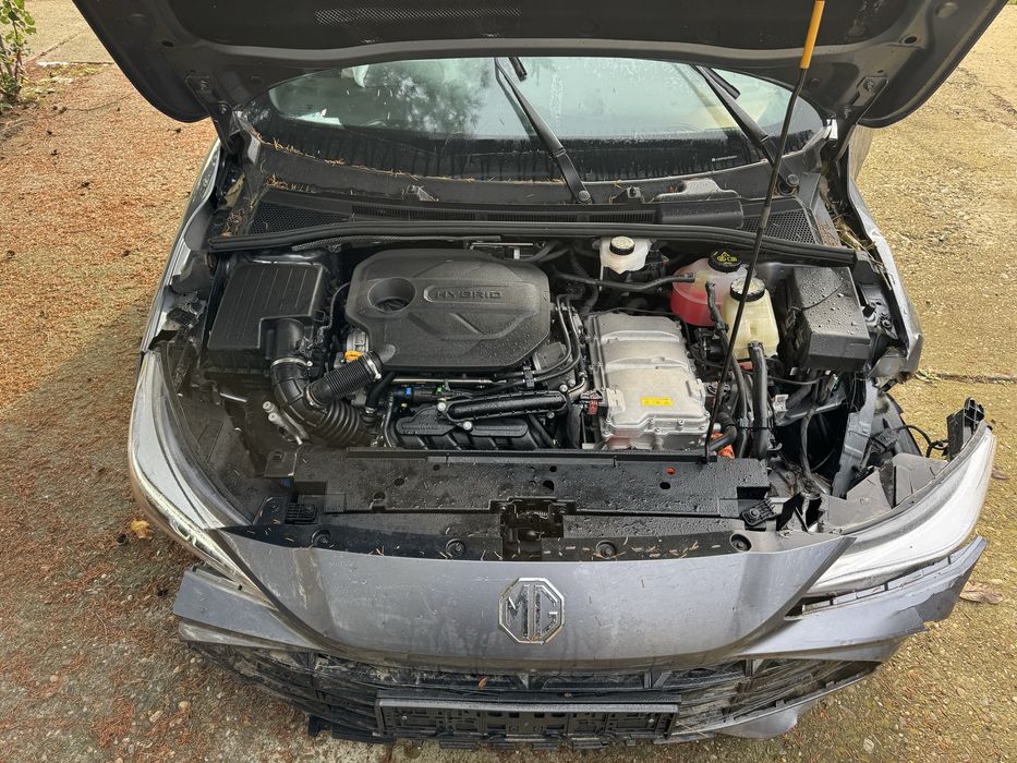 MG 3 Hybrid avariat fabricatie 2025 doar 4000km