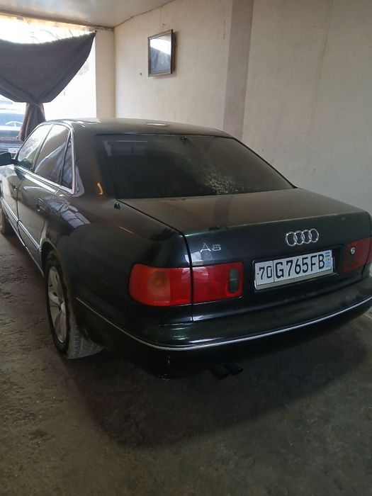 Audi A8 4.2 Quattro