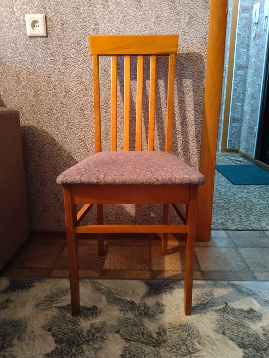 Продам 2 стула со спинкой