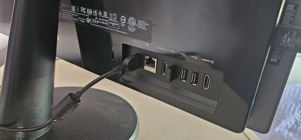 Lenovo v510z All in one компютър