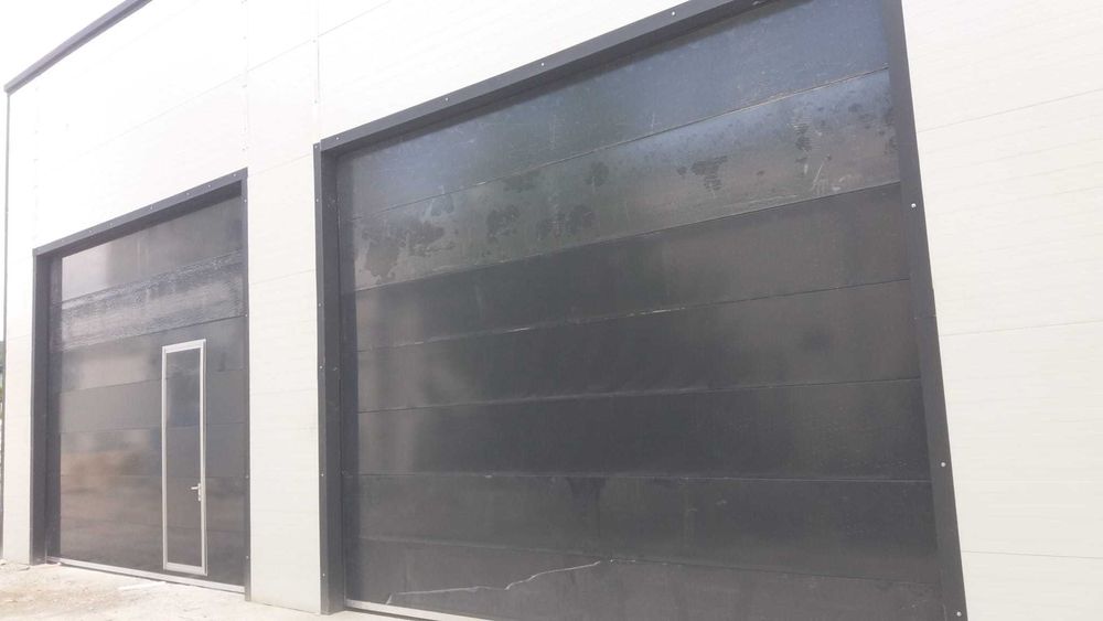 uși de garaj cu panou vitrat