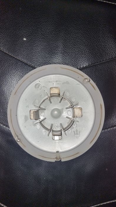 Un singur capac de jante Maserati original pentru colecționari