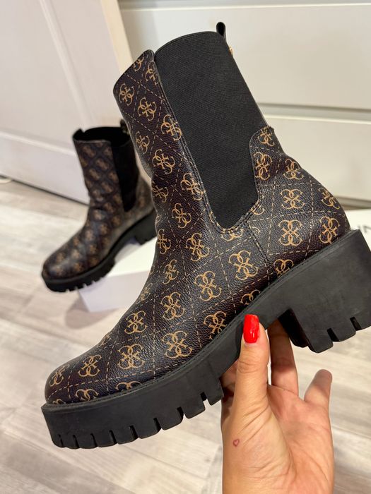 Дамски боти Guess
