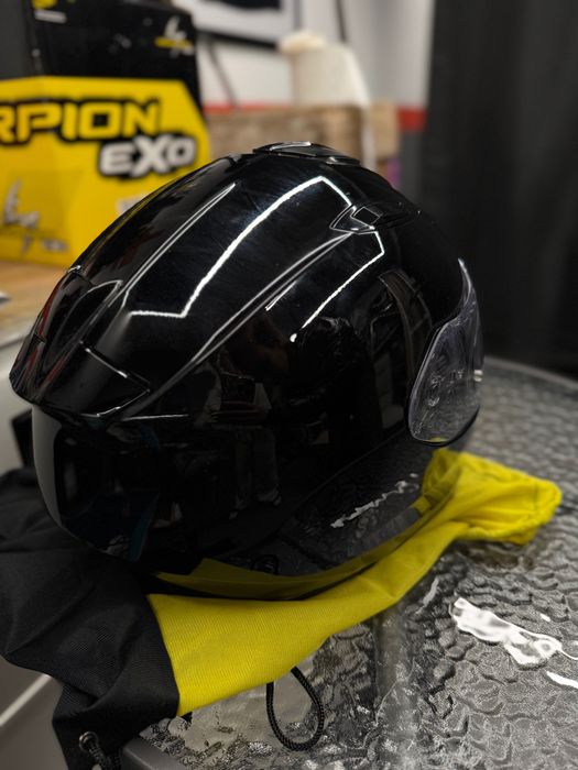 Каска Scorpion Exo 491 Solid Glossy Black