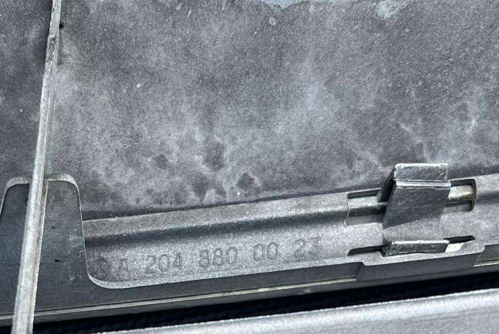 Решетка Mercedes C204