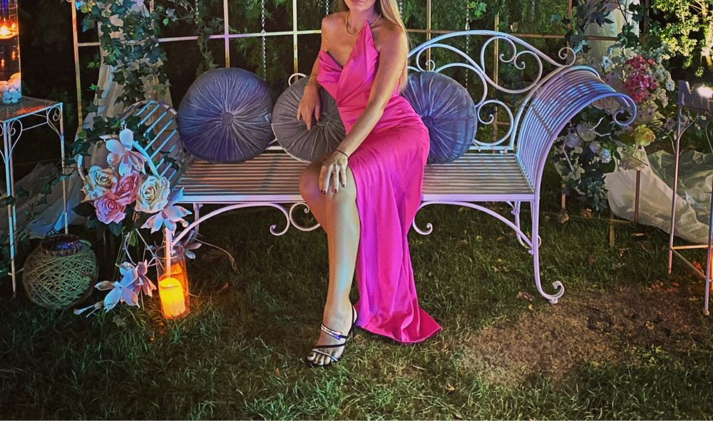 Rochie de seara cu slit adanc