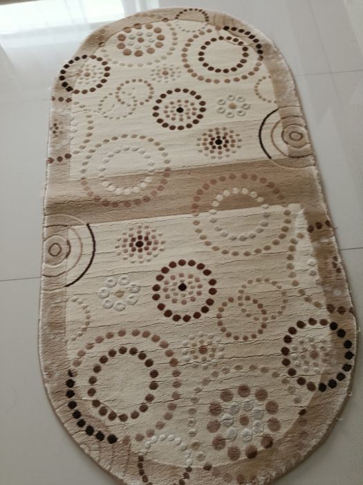 Covor oval mic bej