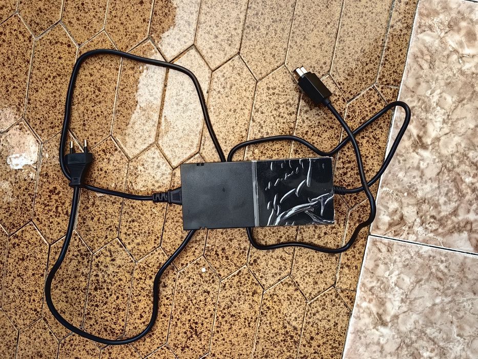 Sursa, alimentator Xbox One