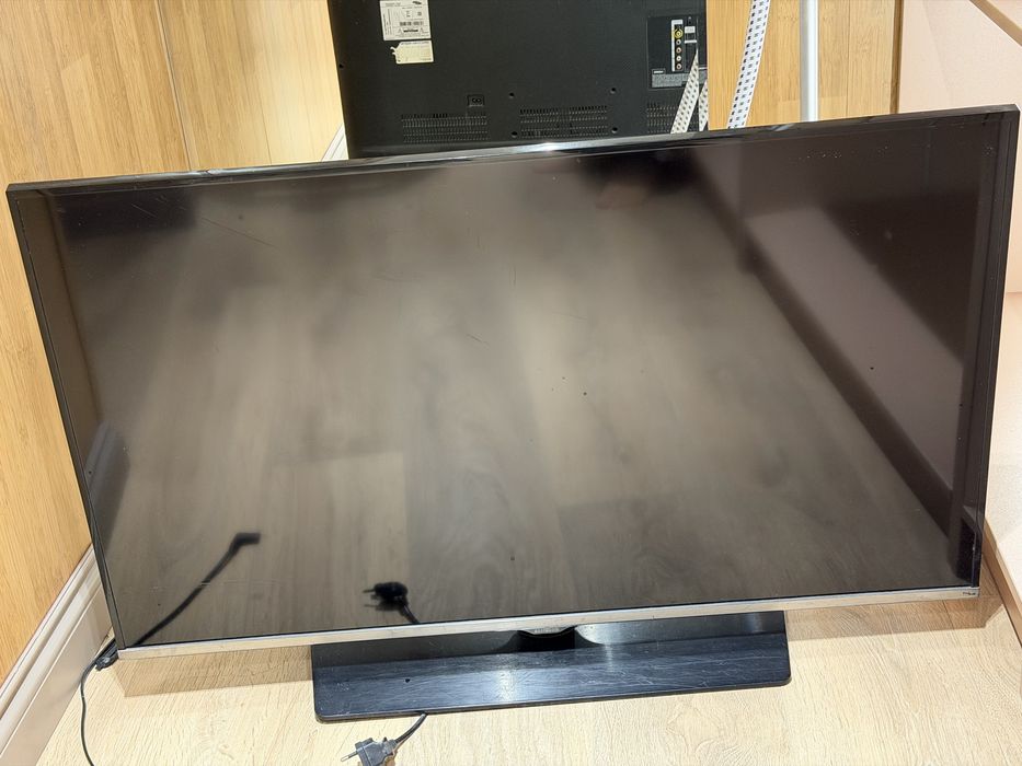 _телевизор продается самсунг 40 (101 см)_