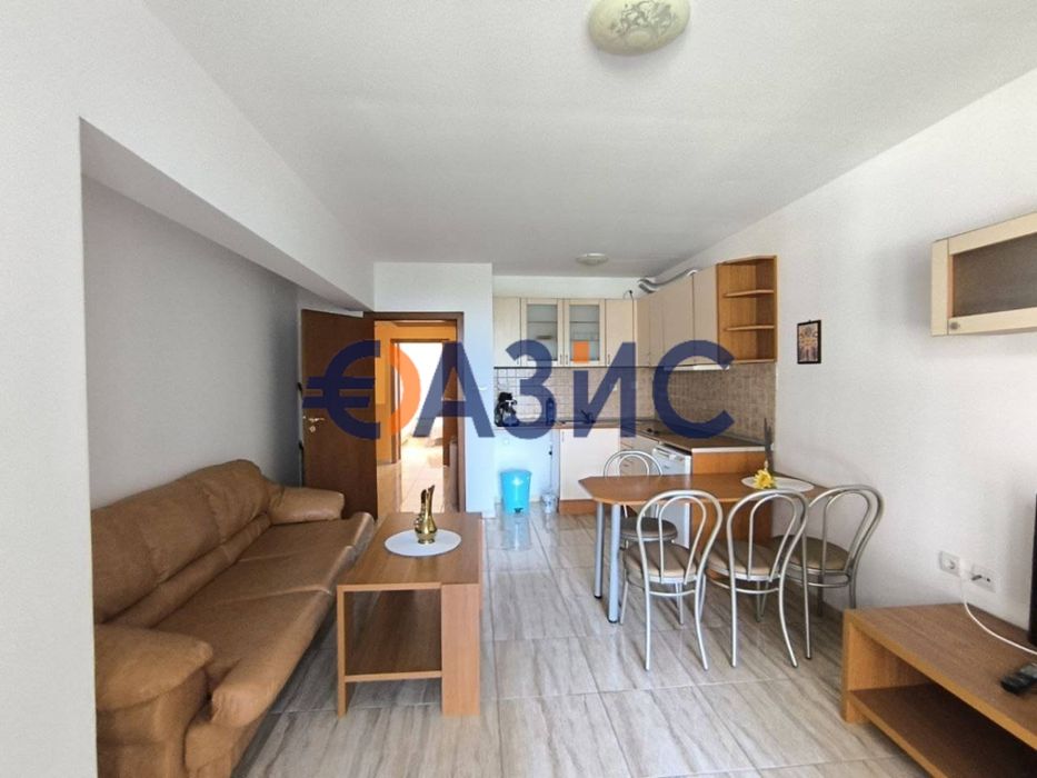 Продава се Тристаен апартамент в Свети Влас - 75 кв.м за 1407 €/кв.м - Снимка #9