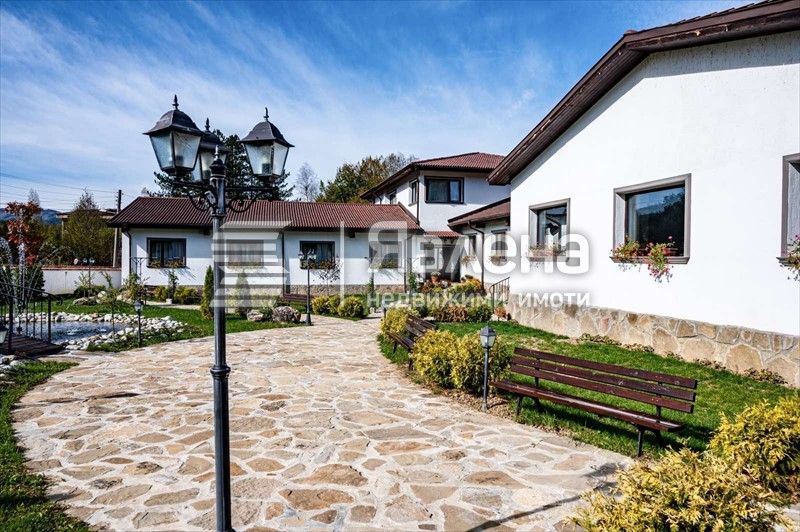 Продава се Магазин в Априлци - 2500 кв.м за 700 €/кв.м - Снимка #1