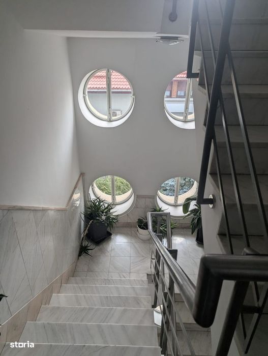 3 camere decomandat Primăverii,2 min Metrou Aviatorilor3 min Herăstrău