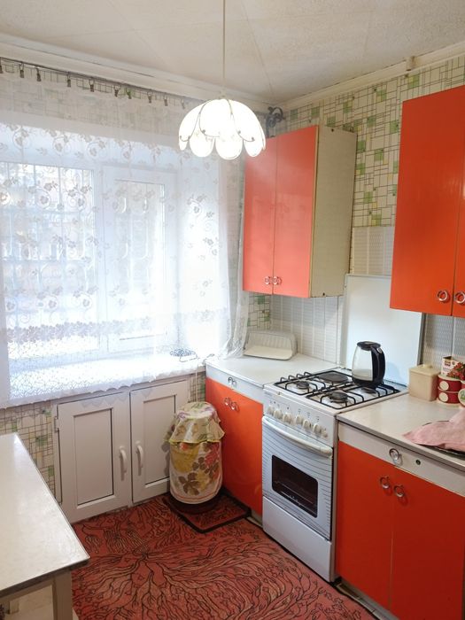 Продам 2 х комн. 2-30, 1 этаж.